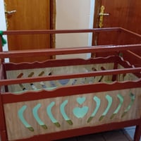 عندي اثنين سرير مال أطفال سعر الواحده ٤٠{07815636277}