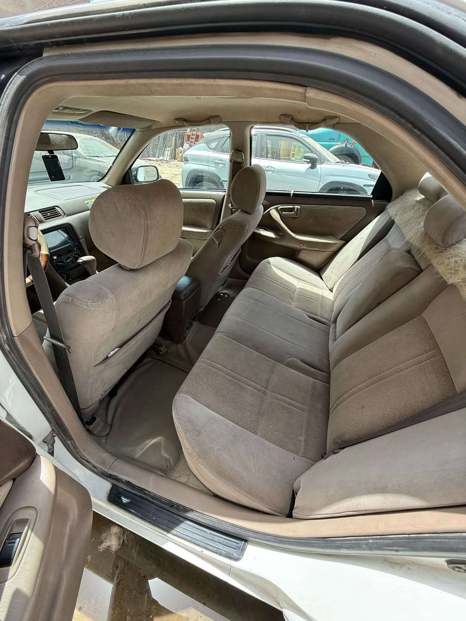 سلام عليكم للبيع كامري 2001 رقم سليمانيه بسمي.    ***********
