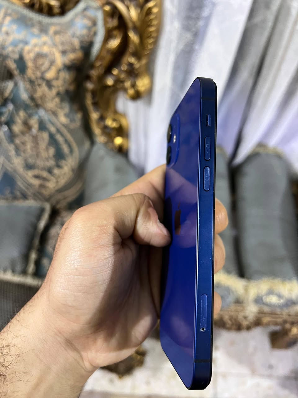 ايفون 12 عادي كلشي مابي مبدل بس شاشه اصليه سعره 300 وبي مجال مكان البصره ***********
