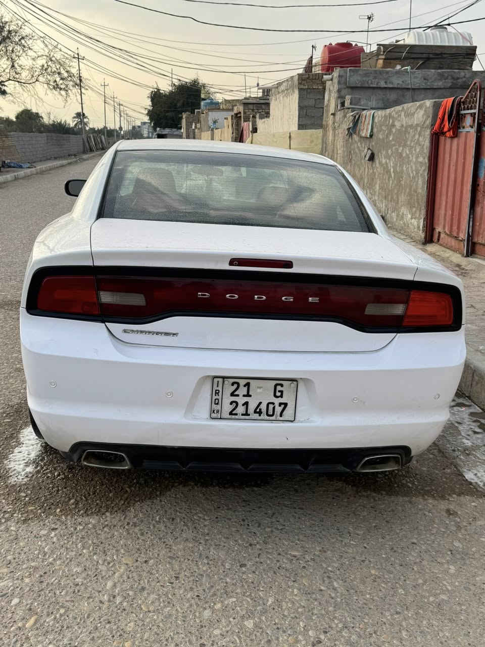 سلام عليكم جارجر للبيع موديل ٢٠١١ ضرره جاملغ وبنيد 
بدون دواخل كير محرك اكسن كفاله تخم تاير حدايه جديده رقم سليمانيه مواصفات عاديه سعر ١٤٠ وبيه مجال *********** عنوان ميسان المجر الكبير
