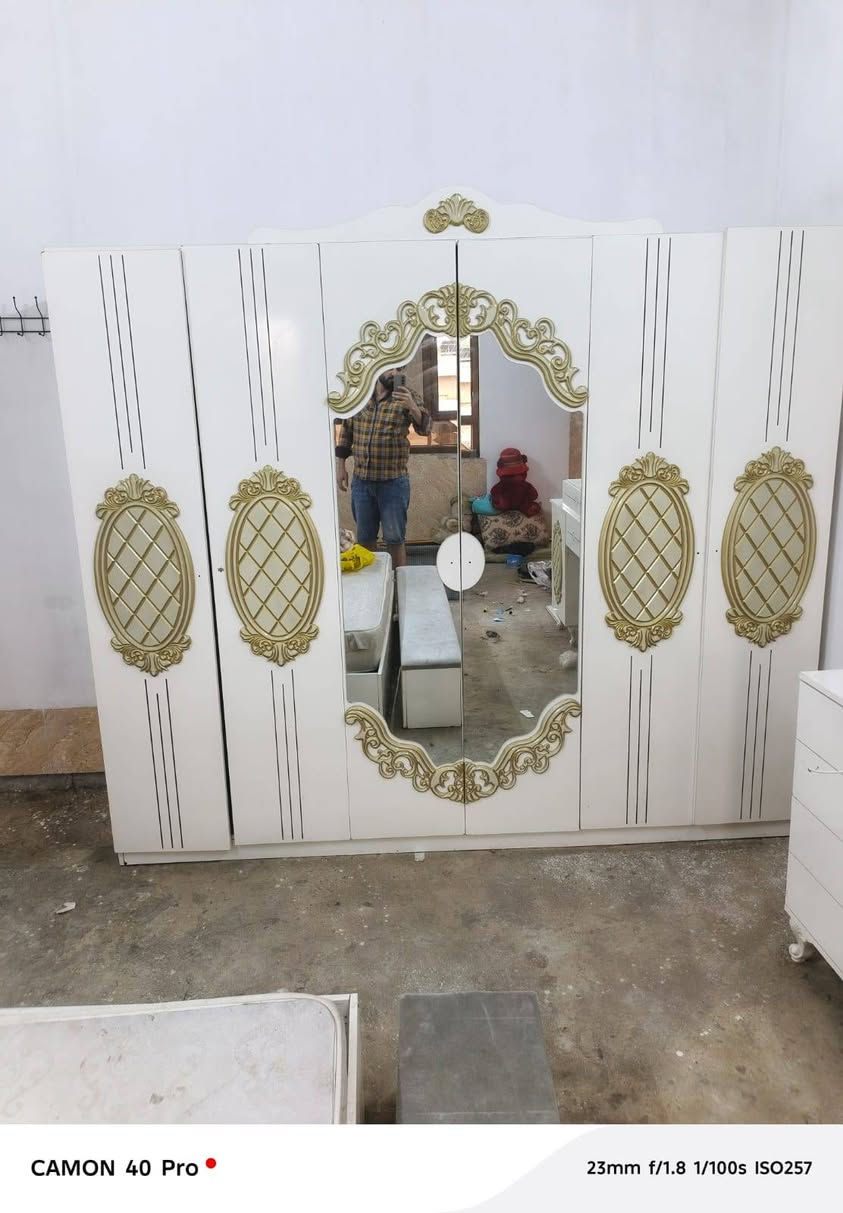 غرفة 8 قطع 6 ابواب ***********
السعر 250
