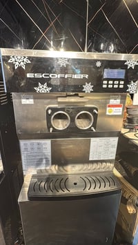 ماكنة سوفت إيسكوفاير موديل 2025 جدد لوك استعمال قليل جداً نضام البم لل...