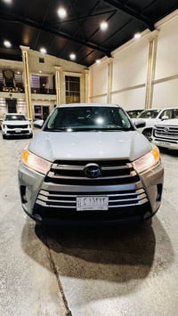 تويوتا هايلاندر للبيع - ٢٠١٧  • نوع السيارة: تويوتا هايلاندر (Toyota H...