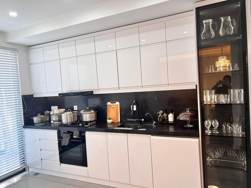 شقه للإيجار مساحه ١٤٠ م مجمع النسيم ستي مؤثثه بالكامل للاستفسار الاتصال على الرقم ***********
