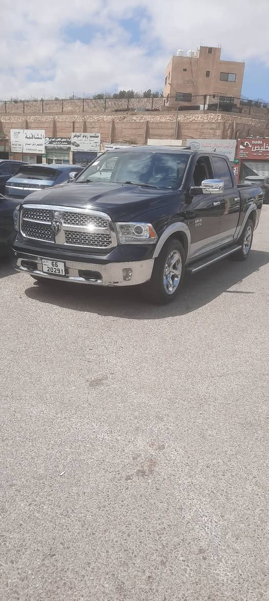 DODGE RAM LARAMIE DIESEL#
#دوج رام لارامي ديزل 2014 ماتور 3000cc تيربو  نظام توفير الوقود Eco
فحص 
كلين تايتل جمرك جديد
لون اسود مميز جداً (دهان وكالة)
فل كامل - أعلى فئة
الإضافات والمواصفات:
دفع رباعي 4x4
فتحة قناص كهربائية
فتحة سقف كريستال 
الداخليه جلد كامل لون اسود
شاشة كبيرة مع نظام ملاحة (Navigation) وجميع
الإضافات
نظام هايدوليك يتحكم بارتفاع وانخفاض السياره 
كاميرا خلفية
مقاعد كهربائية
مثبت سرعه
جير ماوس
كوشوك بحالة ممتازة

تشغيل عن بعد
نظام دخول ذكي مع بصمة ابواب
تدفئة وتبريد للمقاعد
تدفئة للمقود (ستيرنج)
ثلاجة وسط الكراسي
جنوط لارامي الأصلية
أضواء أمامية وخلفية أصلية
حساسات اصطفاف أمامية وخلفية
رادار امامي 
مرايا كهربائيه ضب
السياره مجهزه بأعلى المواصفات والعديد من الاضافات المميزه
للاستفسار ٠٧٩٧٢٢٧١٥٥


**إذا كنت صاحب هذا الإعلان وتريد حذفه لأي سبب، رجاءا أرسل رسالة إلى الدعم الفني**