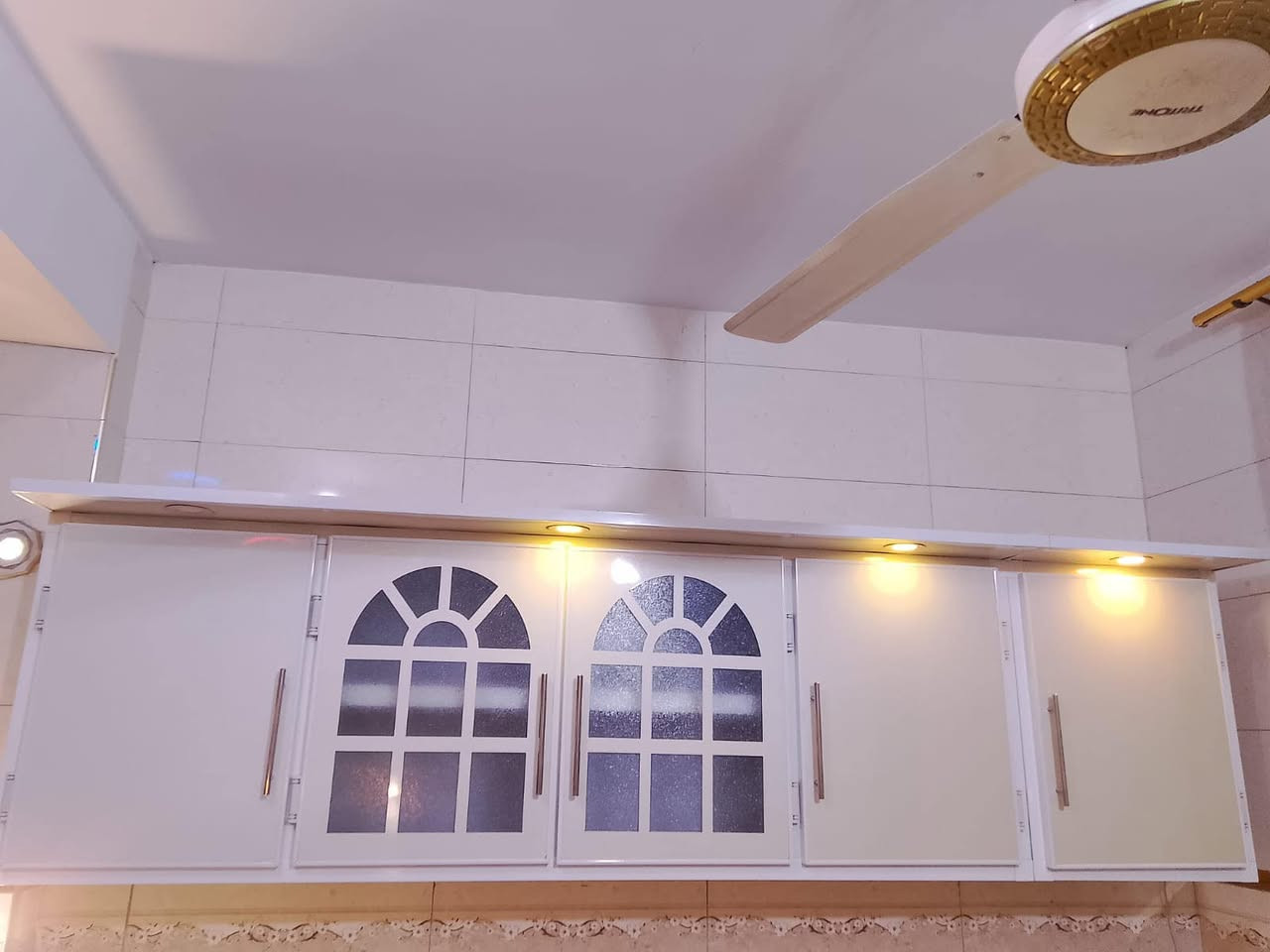 السلام عليكم 
كاونتر للبيع قياس 3متر
السنك قياس 2 متر


**إذا كنت صاحب هذا الإعلان وتريد حذفه لأي سبب، رجاءا أرسل رسالة إلى الدعم الفني**