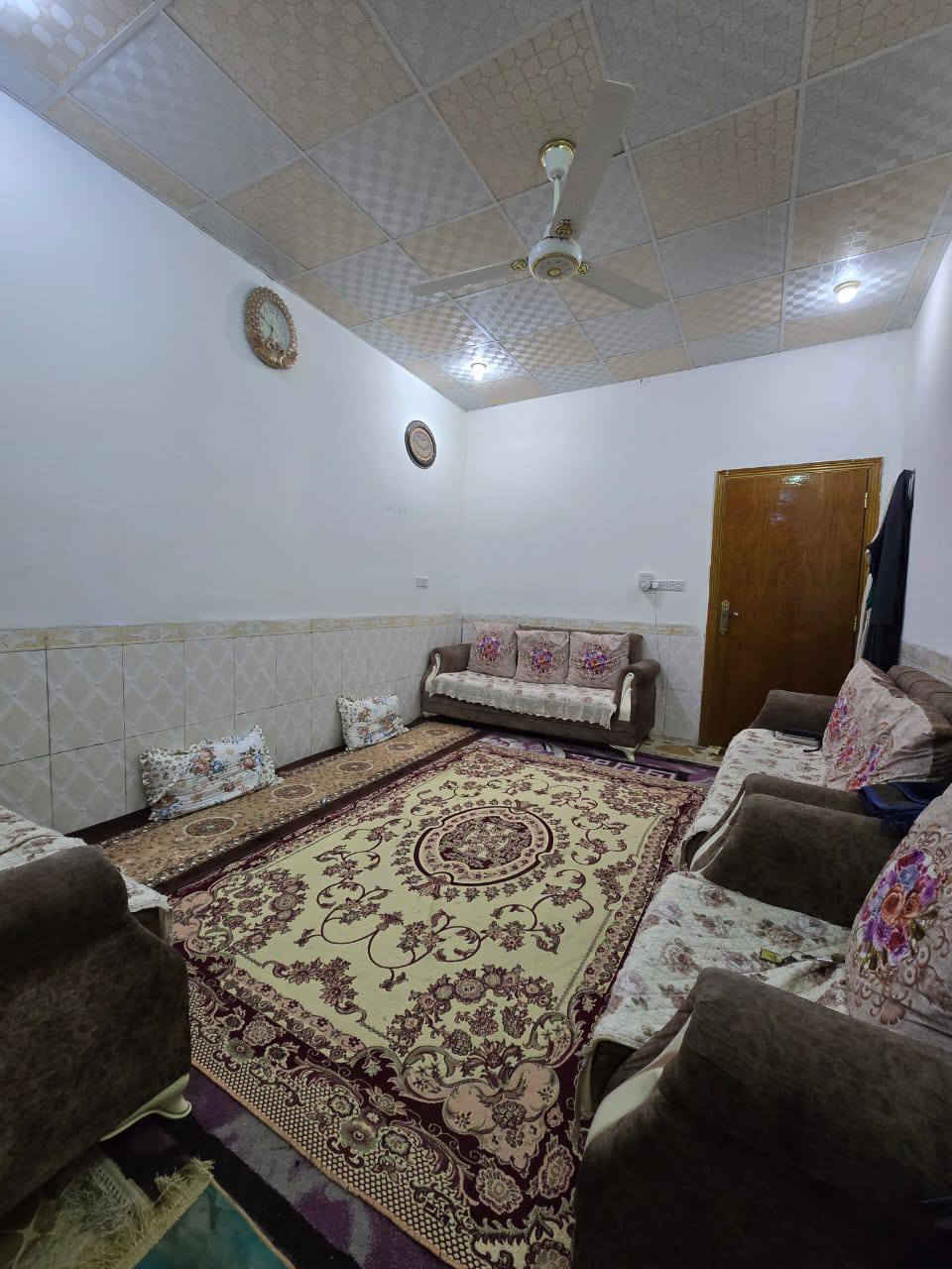 بيت للبيع مساحة 100م  غرفتين نوم وملحقاته في كربلاء الحر شارع البلديه القديمة قريب للشارع التجاري العام موقع جدا مميز كافه الخدمات متوفره طابو زراعي سند 25 بناء طابوك وصب مسلح طابقين السعر 95 للاستفسار🌲 ***********🌲***********
