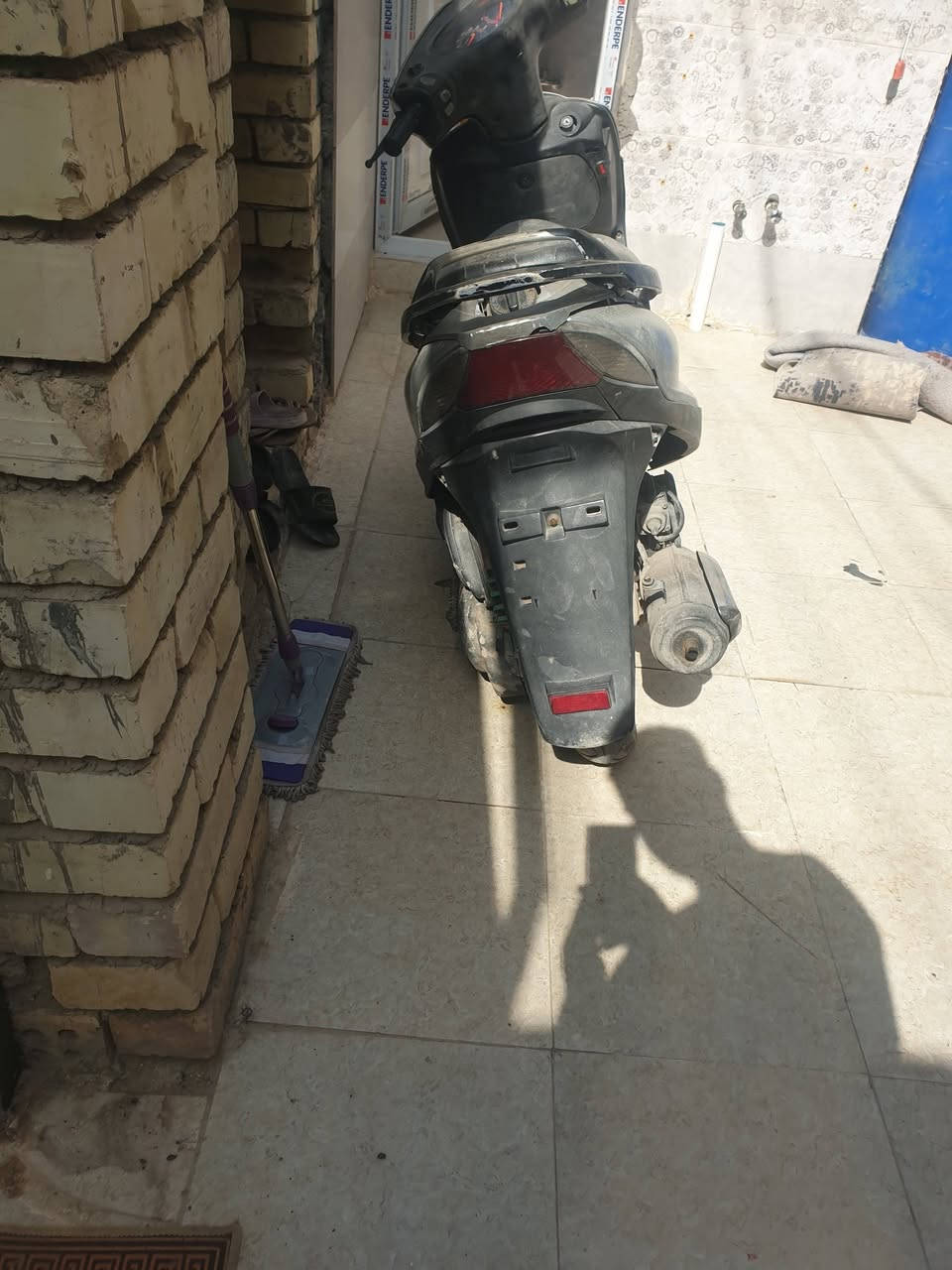 السلام عليكم دراجه ثعلب للبيع جانت تشتغل وطفت ماعرف شبيهه ابيع كوم حديد مكاني بغداد الحسينيه رقمي***********
