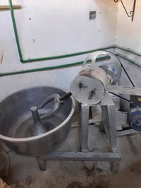 اغراض مخبز للبيع عجانه سوريه كيس ونص ومجمده بنكوان وبريمزات ثنين واحد ...