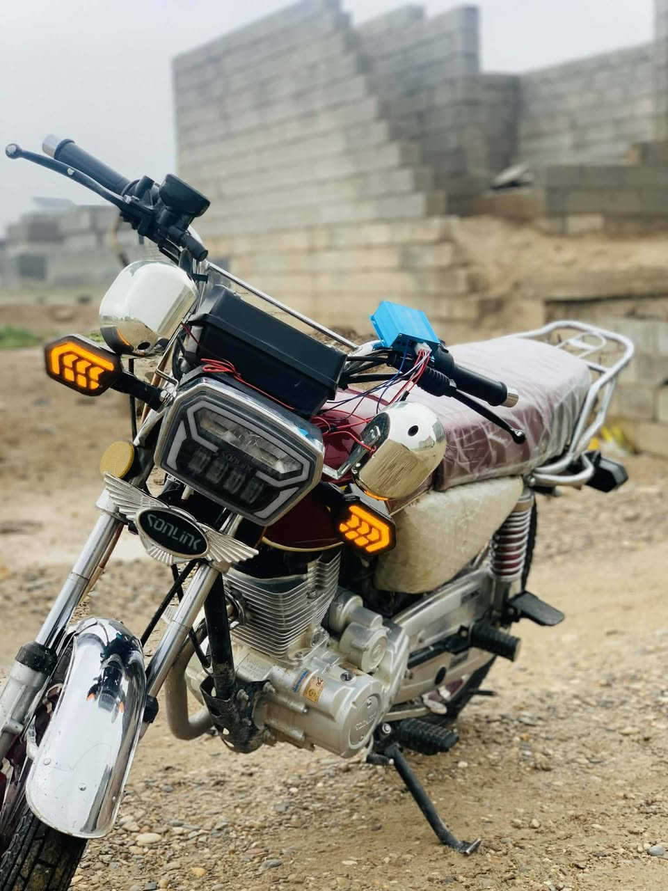 سلام وعليكم دراجه لبيع سيفان
موديل 24 شكل 25 دراجه ما ناقصه شي 
بس دشبول مكسور مو طافي لبيع أو مراوس 
بسيفان بس مجنبز. سعر 725 وبيعه مجال 
المكان ديالئ دلي عباس رقمي ***********ك
