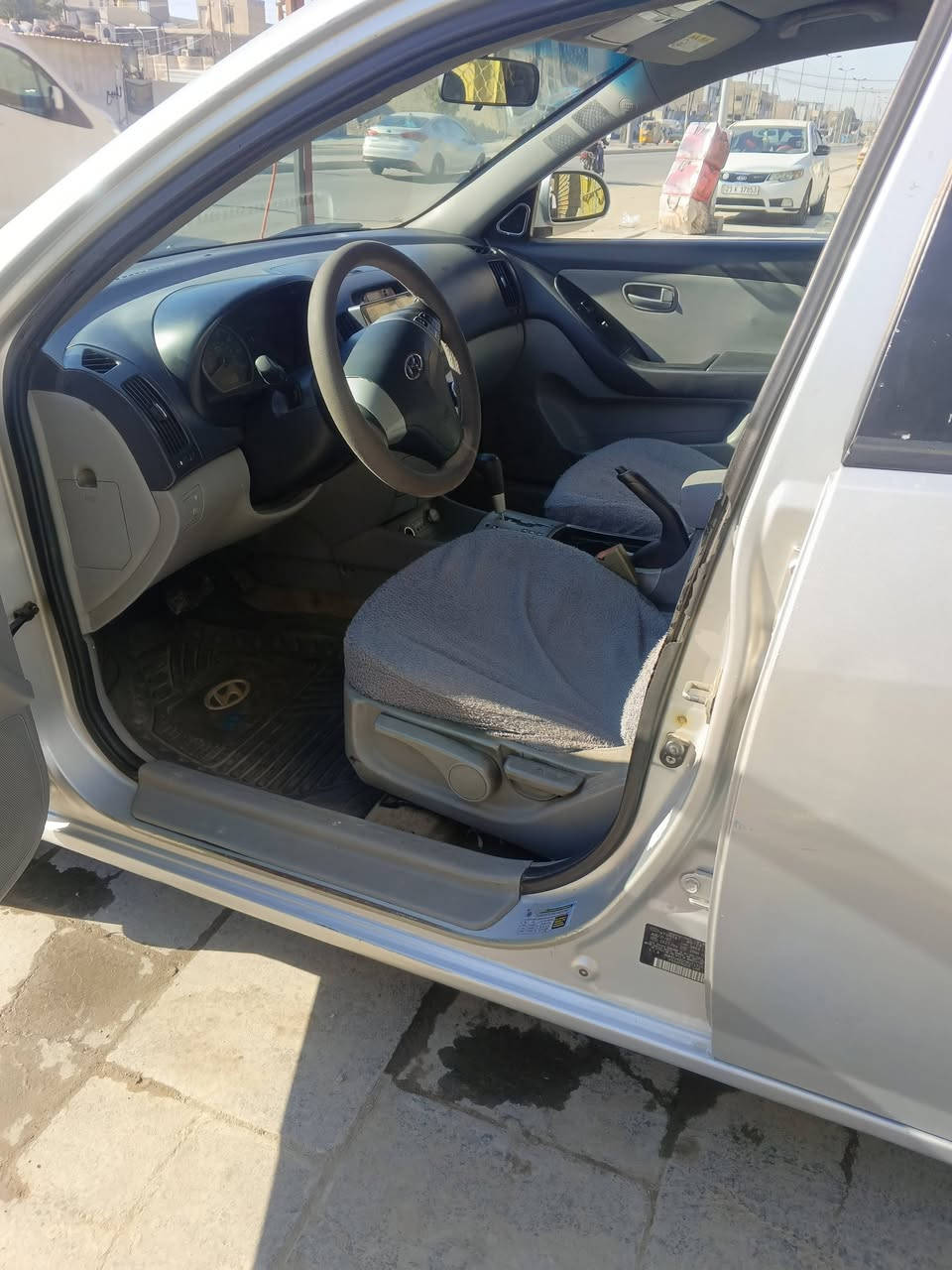 السلام عليكم موديل ٨ بدون ايرباك كلها ليبل واحد حادثة جاملغ خلفي وقبق جنطه بيها ٣ قط صبغ وهلال بس قماره وبنيد جارد باقي السياره مابيها كير مكينه تبريد صدر كهربائيات كله مكفول تخم تاير ٩٥ وبيها مجال بغداد بسمي مكينه 2000 مكاني البياع تقاطع درويش الاستفسار ***********
