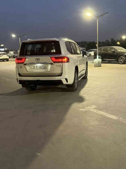 لاندكروز  2024 توين توربو GXR لمتدد
فول فول مواصفات 
المسافة16000 الف

مواصفات 
تحديد مسار 
رادرامامي 
اربع كامرات 
3شاشات
كشنات اماميه كهرباء 
كشنات اماميه تبريد 
دشبول بيانو 
فتحه 
انظمة قياده 
وبعد بيها هواي مواصفات 
وسياره كلش جديده وضمن الضمان . 
طخم ارضيات كامله 
داخل احمر واسود
السعر. 720 ورقه
رقم الهاتف.واتساب ايضا
***********
