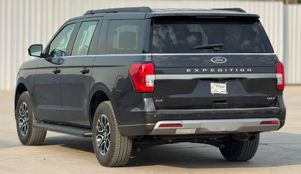 فورد اكسبدشن 2024 XLT
🟢 Ford Expedition 2024 Xlt MAX

حجم المحرك V6 سلندر (3.5L) توربو
عداد المسافة 300 ميل / زيرو 
عدد المقاعد 7 راكب

🔴 المواصفات : فول عدا الفتحة
بصمة تشغيل - بصمة ابواب- تشغيل عن بعد- صندوق شفط كهربائي- رادار امامي (تحديد مسار)- رادار جانبي (نقاط عمياء)
رادار خلفي (التحذير من الاصطدام) -تحكم وضعيات القيادة Drive modes - شاحن موبايل Wireless 
كشنات جلد- كشنات تدفئة+ تبريد
كشنات خلفية تدفئة 
سستم سماعات Bang&Olefsen
تحكمات - اوتو بارك Auto Park - اوتو ستارت Auto Start
اوتو ستوب Auto Stop- اوتو هولد Auto Hold
منافذ AUX+USB- مانع انزلاق+ABS
وبقية المواصفات المعروفة
———————-
بيها تبديل بنيد وجاملغ  صور الحادث بالمنشور
السعر : 285 ورقة
للاستفسار اتصل
***********
