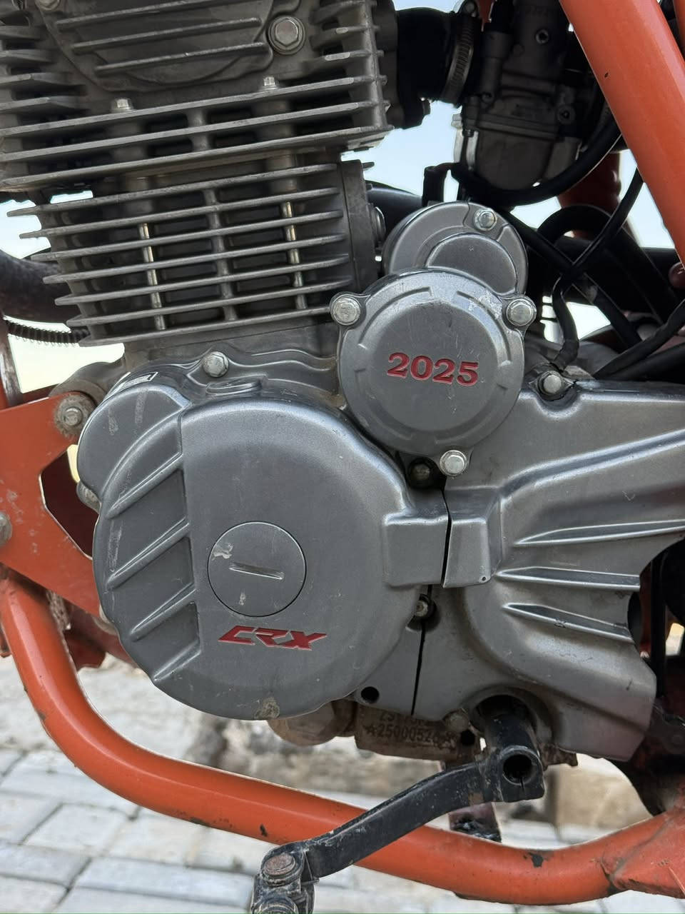 للبيع قفاز cxr 25
ماشية 7 الف سعرها مليون و400 
السماوة ***********
