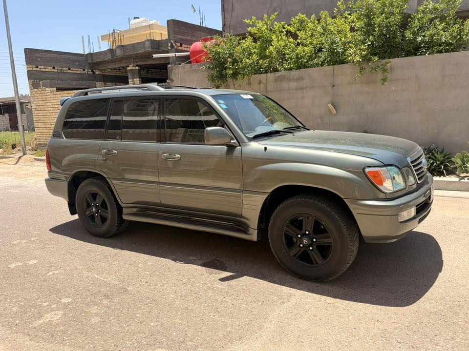 السلام عليكم لكزز لون مميز 2007 فول مواصفات
محرك 4700

ماشيه 138

8سلندر 

محرك وكير وصدر وتخم تاير كفاله 

مكاني بغداد اليوسفية 

السعر 210$

***********
