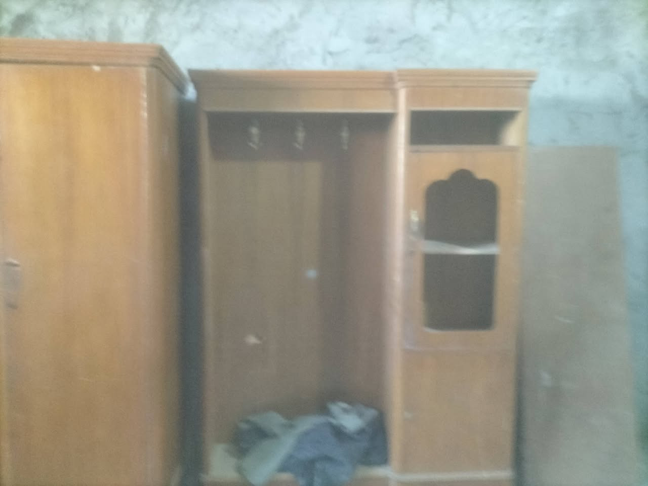 سلام عليكم كنتور اربع بيبان ومن استواليت وشربايه انضاف صاج 175 وبيهن مجال ***********
