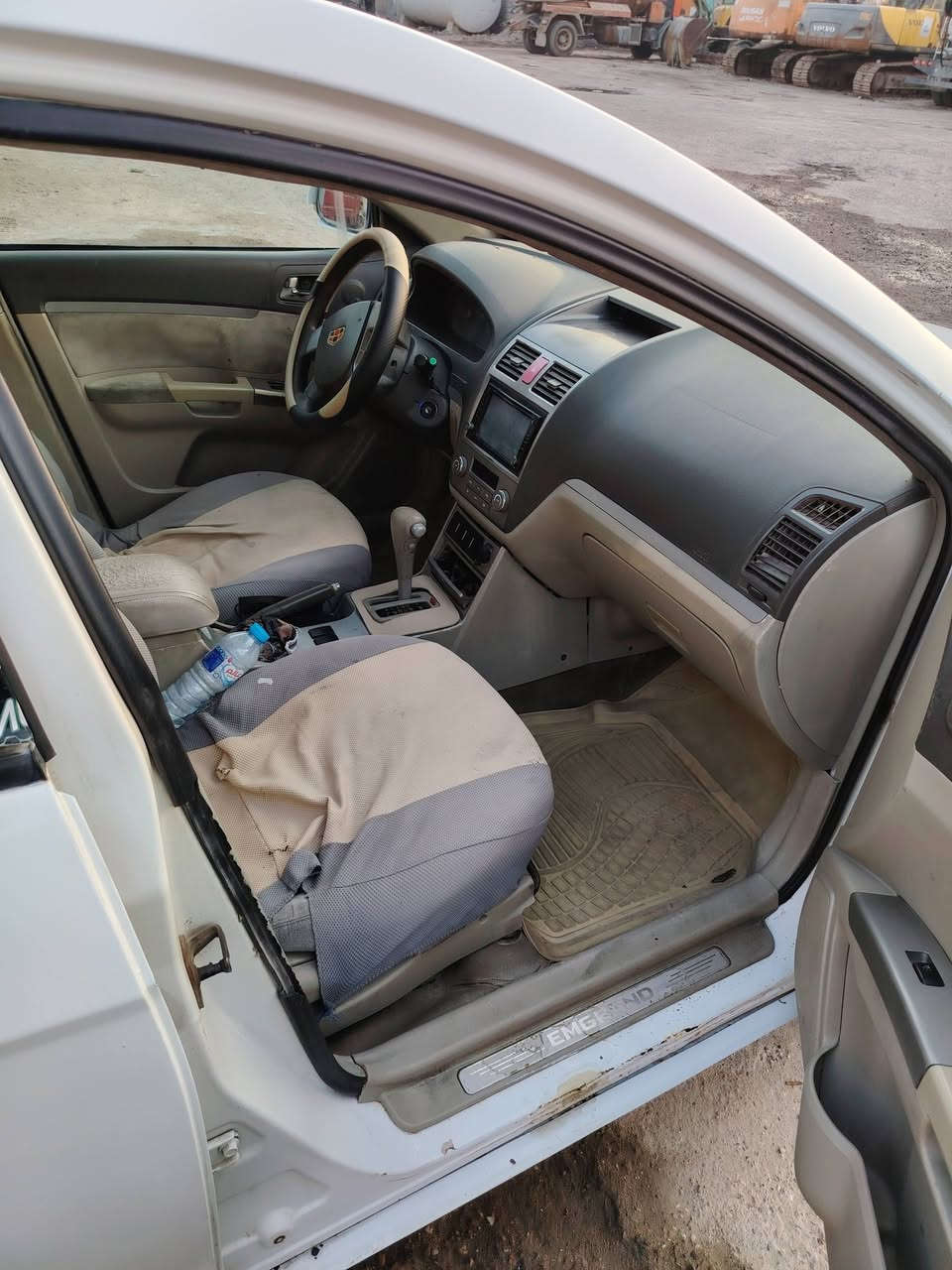 سلام عليكم سياره ام كران مديل ١٣ بصره قبله حي الشهداء ٤٥ سعرها وبيها مجال ما اتواجد ع النت ***********
