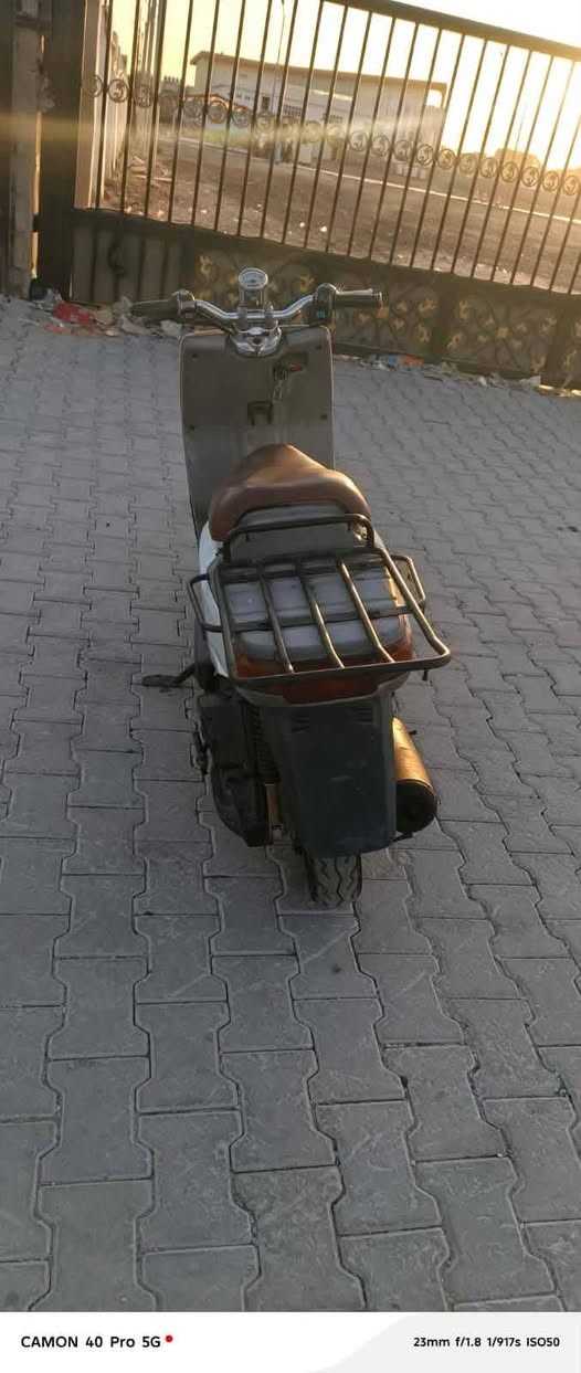 دراجه بيكم محور محرك فراشه 140 لاتبخير ولا تنقيص اشاير لايت عالي ناصي سلف هندر بكلايت  كله شغال باتري جديد تأير خلفي جديد كيلو متر شغال جاهزه مكان الحسينيه مال راشديه لسعر 350 رقمي ***********
