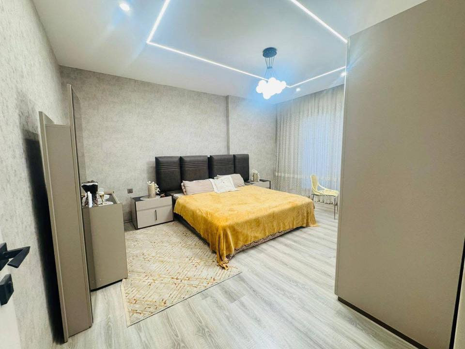 بيت مؤثث اثاث درجة اولى  للبيع في اشتي ستي 1
في #اربيل 

مساحة :- 250 متر طابو صرف  

يتكون من :-

2 غرف نوم | استقبال  | صالة داخلية | مطبخ | مجموعة صحية | كراج و حديقه

- ويسجل بأسم اي شخص يحمل الجنسية

---------------------------------

خانووى ڕاخراو بۆ فرۆشتن لە ئاشتی ستی ١

ڕووبەر :- 250م 

پێکهاتووە لە :-

2 ژووری نوستن | دیوەخان  | چێشتخانە | گەرماو | گەراج و باخچە

***********
***********
**************
في حال لم يتوافق العقار مع رغبتكم او لم يكن بقدر امكانيتكم زوروا موقعنا على تلكرام للتصفح على اكثر عدد من العقارات المتوفرة•https://t.me/mohamedaqarat1
