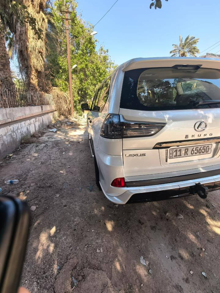 سلام عليكم
للبيع لكَزس 2020 بلاك ادشن
 سياره جديده على وضع الوكاله
ماشيه ٢٤ الف 
للاستفسار    ***********
