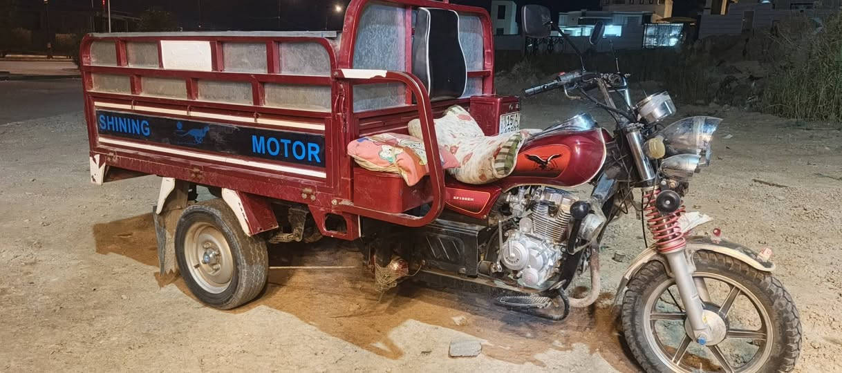 السلام عليكم
ستوته 23.مرقمه. رقم وسنويه نكليزي. تحويل ثانيوم. 
السعر. 2900. مكان. حصيبه الشرقيه المضيق. شراي اتصل.  ***********
