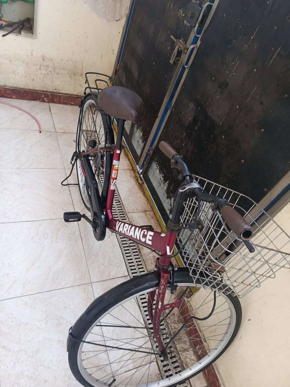 سلام عليكم بايسكل لبيع نظيف مثل ما موضح بالصورة
حجم /27 
المكان/ حي بغداد قرب مجلس محافظة البصرة 
السعر/ 110 بي مجال  
رقم هاتف: ***********
@إشارة
