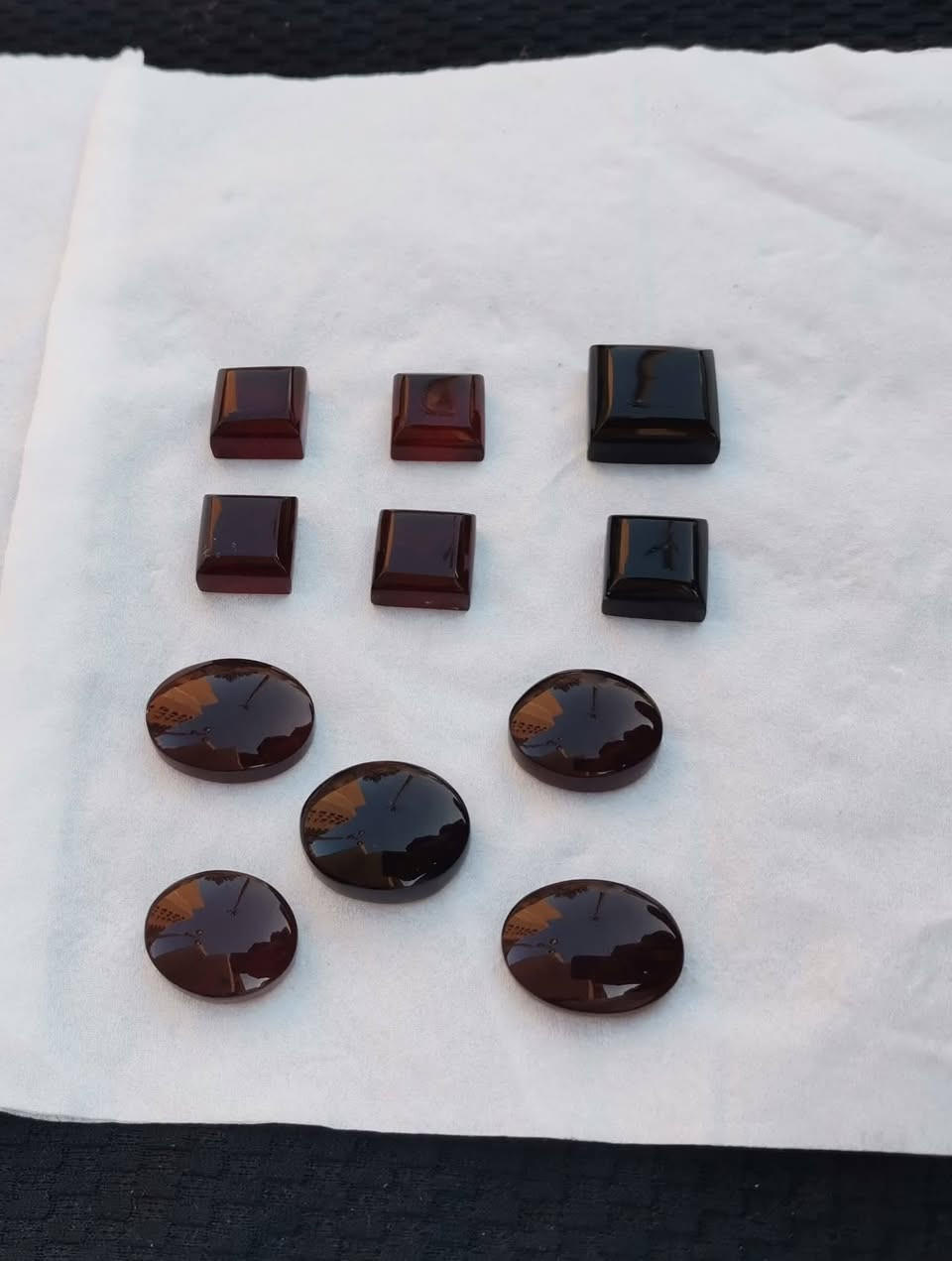 -مجموعه من احجار الكهرمان الطبيعي المميزة بألوان (الأحمر والعسلي) الغير معالج 
-سعر خاص لكامل المجموعه
-أسعار خاصة للتجار وأصحاب الورش والبراندات
الشحن متاح لجميع المحافظات وجميع دول العالم  
#حجرومسباح
#حجرومسباح_Hajar_Misbah


**إذا كنت صاحب هذا الإعلان وتريد حذفه لأي سبب، رجاءا أرسل رسالة إلى الدعم الفني**