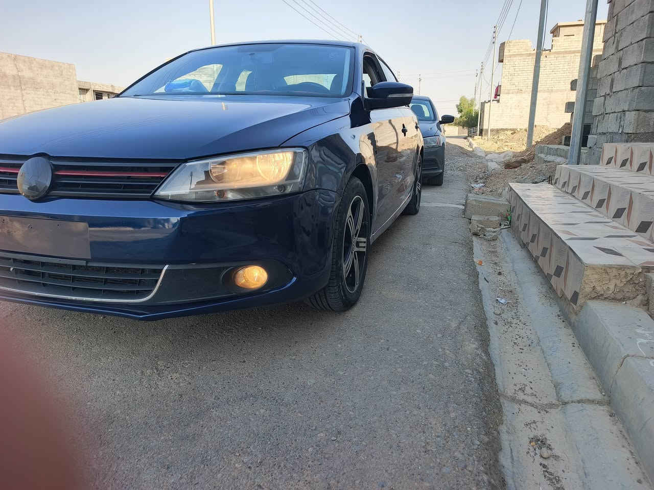 فولكس واكن جيتا موديل 2012 رقم بغداد الدولي جاهزة مابيها نقص برغي ادامة كاملة صبغ احزام بدون دواخل بدون دواخل ماشية 96 الف 
مكينة خمسة سلندر المرغوب السيارة بعدها جديدة على وضع الشركة 
كشنات جلد تبريد ثلج كامرة خلفية بلادي مثبت سرعة تحكم ستيرن جهتين موجود فيديو قبل الصبغ 
***********
السعر 89 وبيها مجال بسيط
