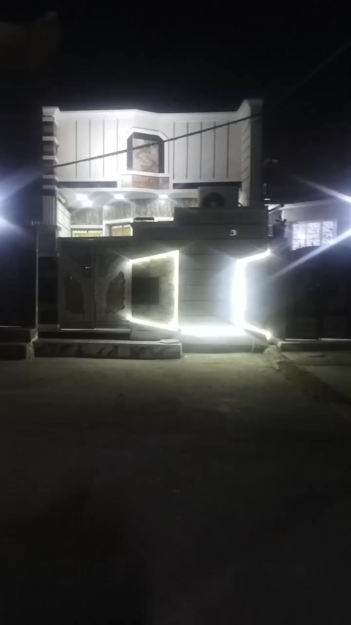 السلام عليكم
دار للبيع مساحته 100 م 
عنوانه الحميديه السوك  الثاني فرع المسبح 
مثل ماوضح بل فيديو صاير على فرعين كدام البيت فرع عرضه 10 أمتار يعني ماكو كدامك بيت بيت طابوك وجاهز من كلشي مابي اي نقص قاط ونص غرفتين نوم بي 
استفسار ***********
