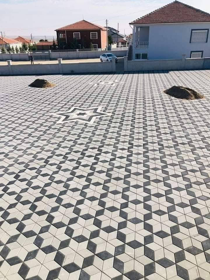 متوفر كادر عمل
 نشتغل انواع الارصفه شوارع حدائق مدارس دوائر 
 سعر (المتر 3لاالف وبيه مجال)/***********.  *********** ونشتغل جميع المحافضات ويوجد كرسته وعمل
