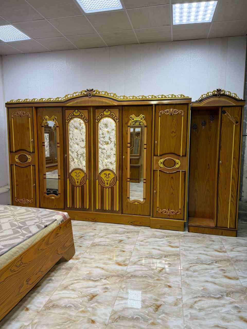 تفاصيل الغرفة 
صاج خارج ٤ملم ام دي اف 
وداخل صاج ٣ملم 
صبغ صاج درجة اول
🔺جرباية  قياس  ١٦٠ × ٢٠٠
ميز جانبي ايسر قياس ٥٠
🔺2// وميز  جانبي  قياس ٥٠
🔺3// زاوية ارتفاع مترين عرض ٨٠
🔺4// وميز بلازمه  
🔺5//وميز مراية ارتفاع مترين عرض ١٢٠
🔺6// وكنتور ٦ باب  ارتفاع مترين و١٥ طول ٣ متر و١٥

القطعه الثامنة حسب الطلب شازلون
سعرها ٥٠ الف ❤️

(توصيل مجاني مركز بغداد )
التوصيل يشمل الشد مجاني 🔥
(اطراف ٥٠)
باقي المحافضات حسب البعد

للحجز مراسلة ع واتساب
 *********** بغداد, العراق
