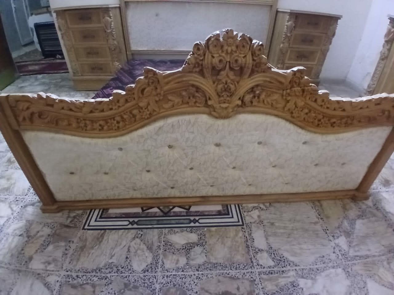 السلام عليكم
غرفة للبيع مال بيت زان حطاطة درجة اولى ضهر جرجوبة براغي ام الدنك بعدها ما مصبوغة  مشتراها تلت ملايين ورايدينها مليون ونص  الغرفة ضخمة بس التصوير ظالمها احلا من التصوير بهواي
العنوان بغداد


**إذا كنت صاحب هذا الإعلان وتريد حذفه لأي سبب، رجاءا أرسل رسالة إلى الدعم الفني**