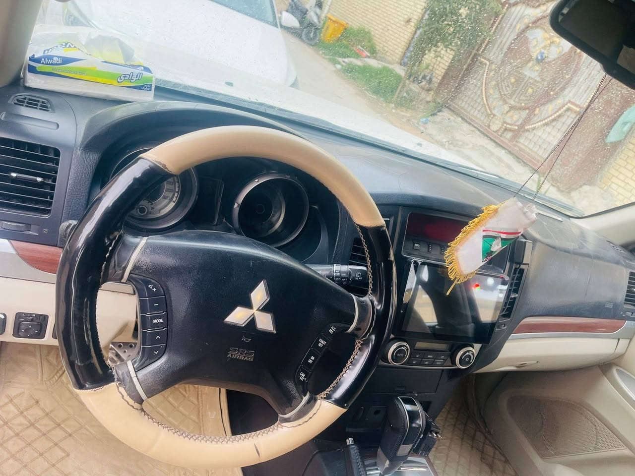 السلام عليكم باجيرو موديل 2008 محدثه 2014 فول موصفات فتحه تحكم ستيرن حساسات اشاير مري شاشه كامره مكفوله كفاله عامه بيه فقط بانيد مبدل بدون ضرر داخلي مكينه كير حداديه تبريد ثلج تخم تاير جاهزه للأخير السعر 110 وبيه مجال مكاني ناصريه قضاء شطره رقم الهاتف ***********
