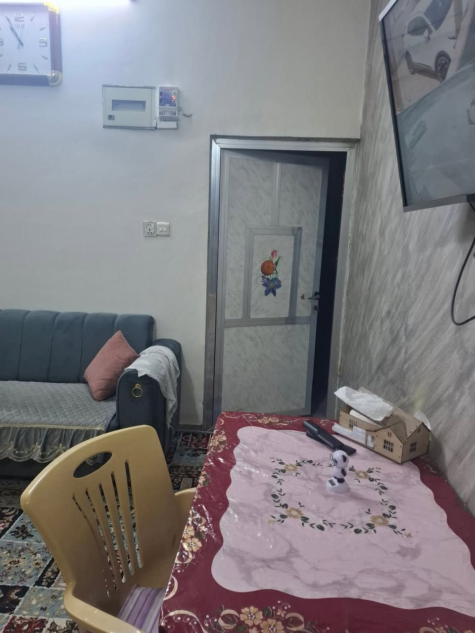 سلام عليكم بيت للبيع بابل حي العسكري طابو صرف والمساحه 100م مقابل ساحه مفتوحة حاليا العمل مستمر مجاري واسأله مدارس قريبه متوسط وابتدائية 
خلف دائرة الموارد المائية شارع 80 اتجاه شارع النجف الاستفسار اكثر الاتصال على رقم ***********
