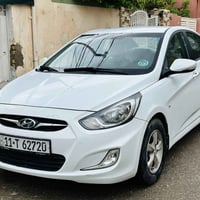 اكسنت ٢٠١٢ • ١٦٠٠ • كامرا خلفية