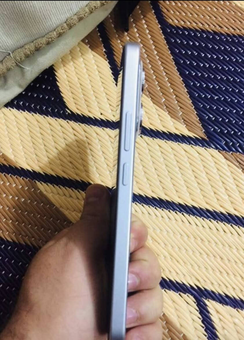 هونر 400 فايف جي الون تيتانيوم الذاكره 512شاحنه يدعم 100واط جهاز غني عن التعريف كامل ملحقات السعر 450وبي مجال رقمي ***********
