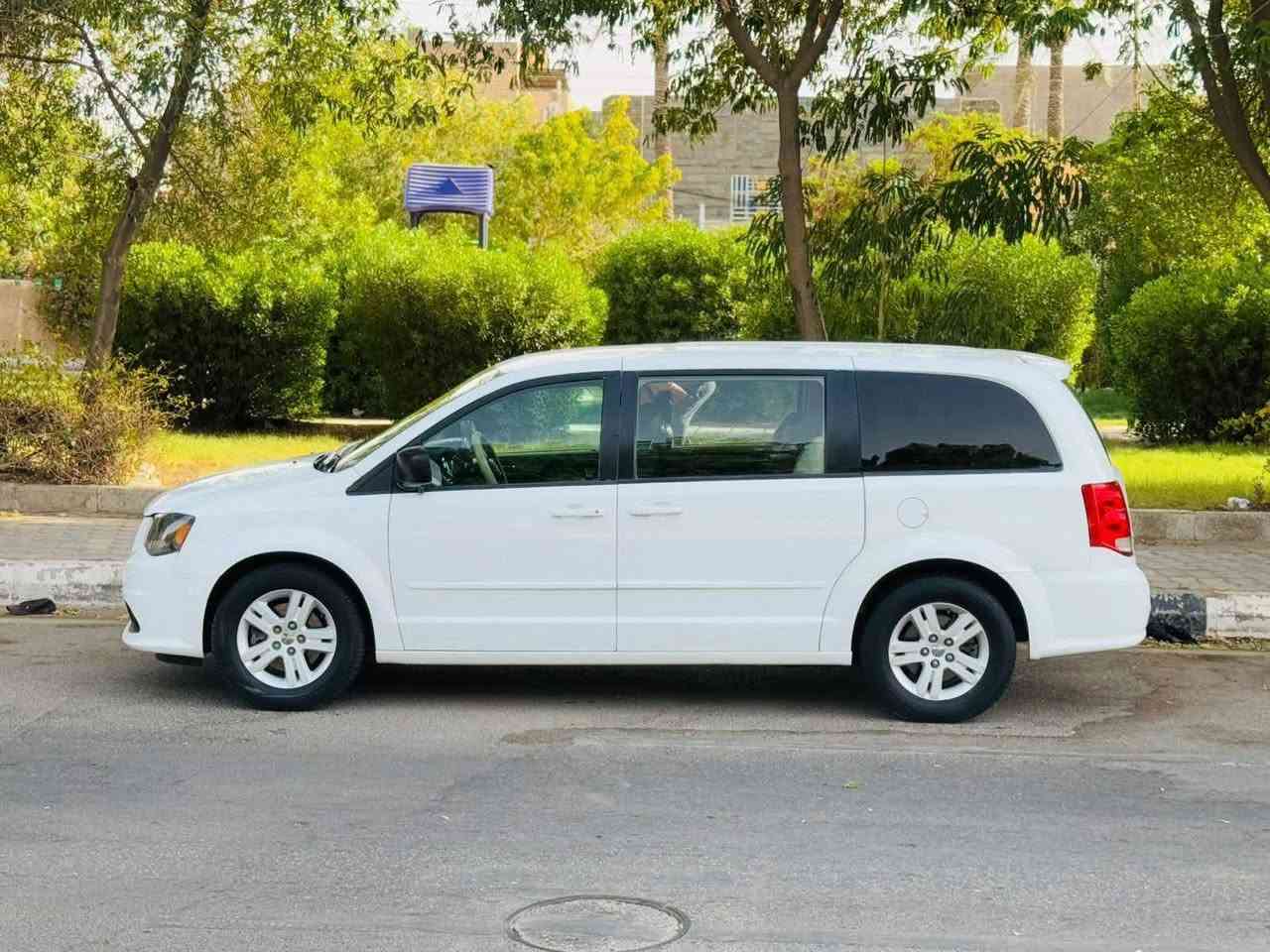 سلام عليكم
دوج كرفان 2016
ماشية 175
موصفات ابواب عادية مو كهرباء 
حادث امريكا قبق جنطة شوية جاملغ خلفي بالعراق صار بيه جاملغ وبنيد السونار موضح كلشي رقم جاهزة مكينة وتخم تاير وحدادية وتبريد كلة شغال  انكليزي تحويل باي محافظة اني حولته بابل مكاني بابل السعر 138 مجاله بسيط ***********
