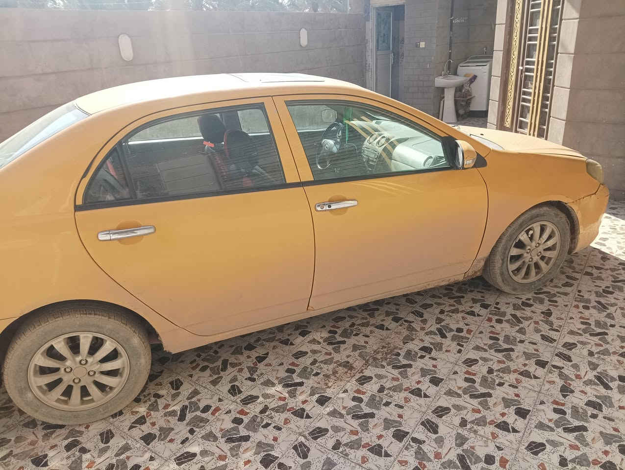 السلام عليكم عندي سياره بي واي دي جي 3 اوتو 2013 صفرة تكسي مصفرة هيئه وغرامات  للبيع في بابل رقم الماني بابل مكينه جديده كير بي خربطه سعر 37وبيه مجال الاستفسار عل ***********
