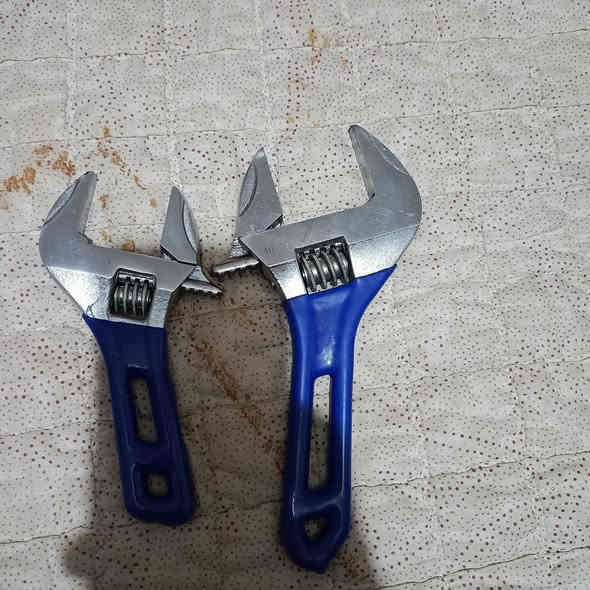 قراظ بالة للبيع كلة اصلي ثقيل ،،.           واتر بم اصلي  .كسور سبانة 4 انجات تقيل ..كندك ثقيل مال شركة ..مكص انجيكو اصلي ..درنفيسات كلة ثقيل وصلي مال بالة.. والتواصل خاص.او علة الرقم ..‏‪***********‬‏⁦⁦ ..☎️موجود كميات.
