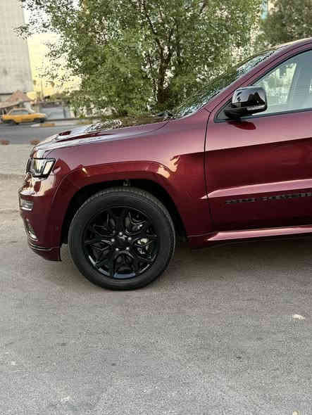 سلام عليكم .. جيب كراند شيروكي موديل 2022 فئه S ام الرادار رقم اربيل وكاله هارلم جديده جدا ومكفوله كفاله عامه عداد المسافه 18 الف ميل لزياده المعلومات الاتصال ب *********** مكان السياره زيونه او كراده
