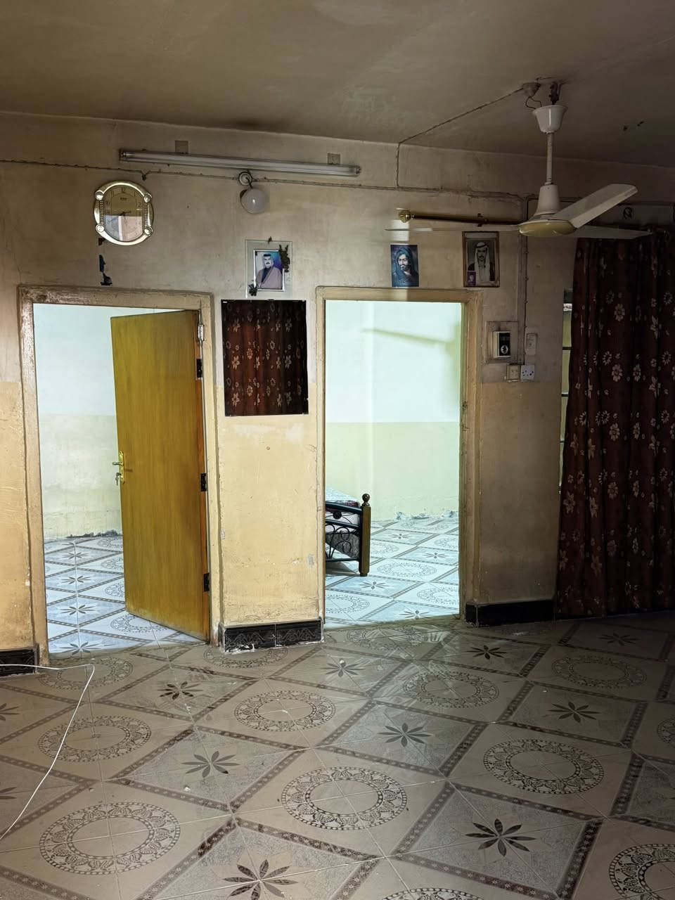 🏗️🏗️🏗️بيت للبيع 🏗️🏗️🏗️

الموقع 👇
جمهوري قرب أبو نشأت ثاني فرع قريب عل شارع السائدين 

المساحه // 150متر 
الواجهة //10متر

يحتوي البيت على 👇
غرفتين صاله مطبخ أستقبال حمام 🚾 

للأستفسار على الأرقام الضاهره وأتساب 

☎️***********
☎️***********

أو مراجعة مكتب محمد الغانمي جمهوري شارع السائدين مقابل ملعب 🏟️ الاتفاق الرياضي
