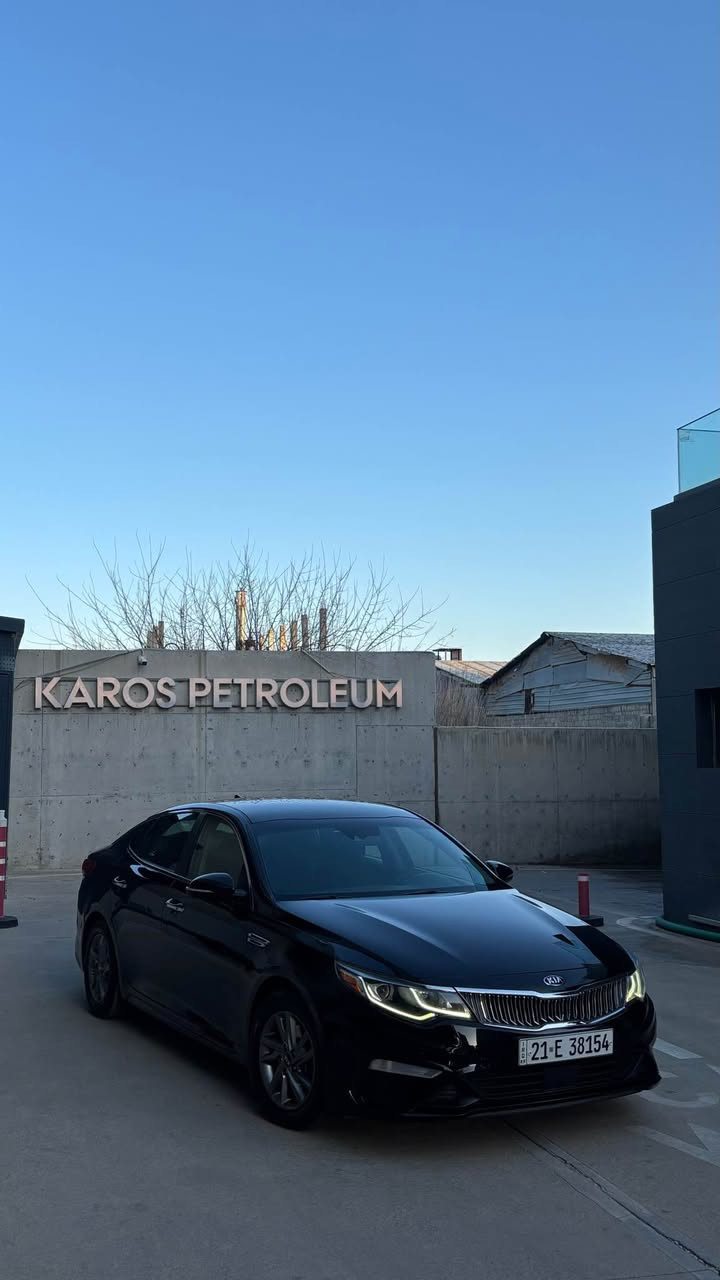 بِسۡمِ ٱللَّهِ ٱلرَّحۡمَـٰنِ ٱلرَّحِيم

مۆدێل ٢٠١٩  مواصفات FE
سەیارەکە زۆر جوان و تازەماوەتەوە
سێرڤزی کاملی بۆ کراوە،تایەی تازە،ڕۆنی تازە، حەمام و پۆڵیش بەس سایەقێکی ئەوێت و تەواو
بێ بۆیاخە تەنها دوو پەڵە ساردی هەیە یەکێکیان شایەنی باسکردنیش نیە،
سەیارەکە شاشە گەورەیە،ڕاداری پێش و دواوەیە، بەهەمان شێوە حاسەی پێش و دواوەیە ، ٣ مۆدی لێخوڕینی هەیە وە مەکینەشی 
2,4GDi 
بۆ سعرەکەشی 143 وەرەقەو معامەلە

***********

بسم الله الرحمن الرحيم.

مواصفات الطراز 2019 FE
السيارة جميلة ومتعشة جدا.
الخدمة مثالية، إطارات جديدة، زيت جديد، دش وتلميع، لكنها تحتاج فقط إلى سائق وتصبح مثالية.
هناك نقطتان باردتان فقط، إحداهما لا تستحق الذكر. 
مقابل السعر، طلب143 ورقة.

*********** السليمانية, العراق
