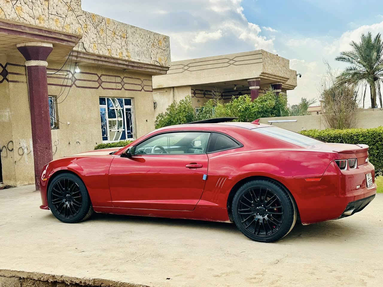 كمارو 2013 فئه ZL1 فول مواصفات ضرار جاملق و بنيد.          شواصي و لغد مكفول
سياره فول مواصفات للخير ماحاجة اذكر مواصفات 

مكينه وكير كفاله عل شرط مكينه 6 سلندر 3600 

تخم تاير جديد و صدر خلفي امامي جديد 

سياره صبغ حزام شرط بدون دواخل صبغ جماليه 

سياره بسمي هزه جديده و رقم جديدوسنويه جديد 

سياره جديده كال نقص ما بيها الله شاهد عليه احلى من الصور

السعر 90 بيها مجال اتصل عل رقم بيك خير تدلل *********** مكان سياره بغداد
