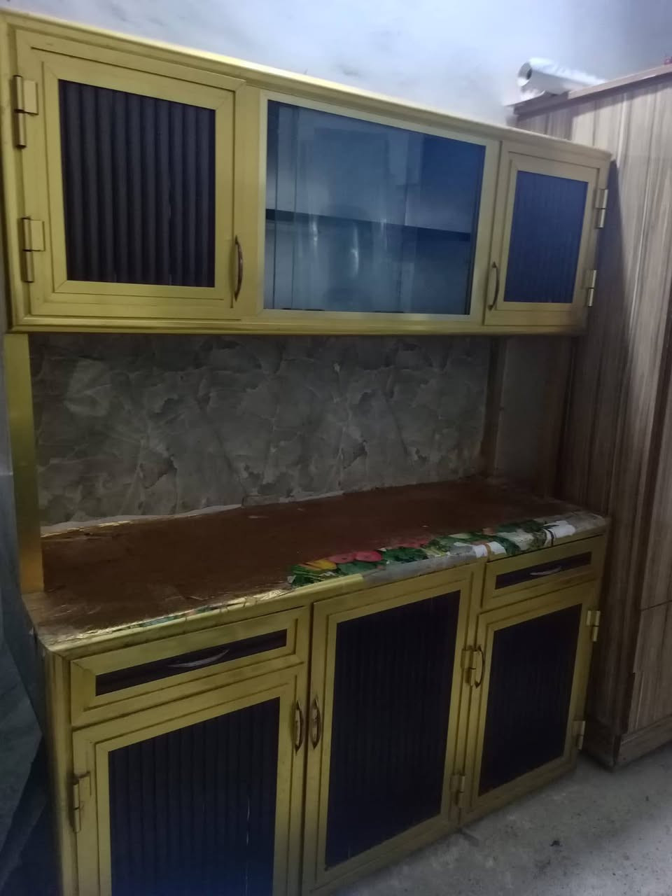 اغراض نضيفة للبيع عنواني كركوك اتصل ***********
