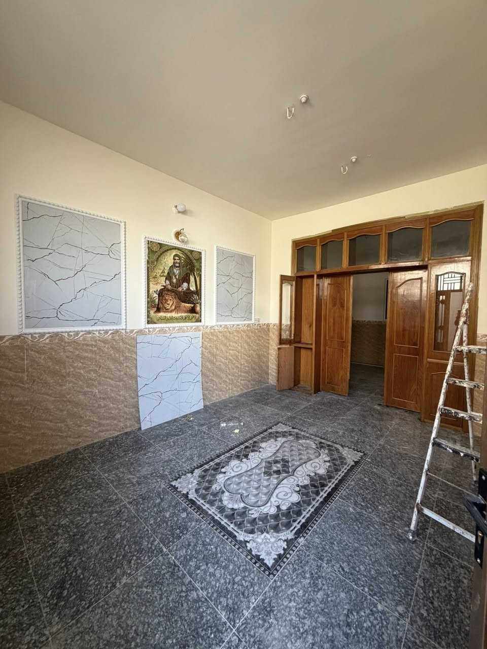 اغتنم الفرصة وسعره مناسب
دار للبيع 100م طابق ونص بناء طابوق حي الزهور گاع محمد حلوة قريب جدا علئ المدارس سند 25 اقرار محكمة يبعد عن مركز المدينة 3كيلوا للاستفسار 
***********
***********
