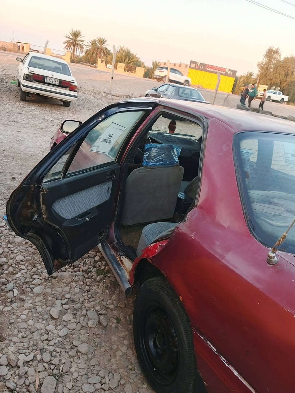 النترا مودل 94لون ماروني سنويه جديده رقم دولي محرك كير خير من الله فرمات لحيم سياره جاهزه سعر 25وبيه مجال عنوان ديالى ***********
