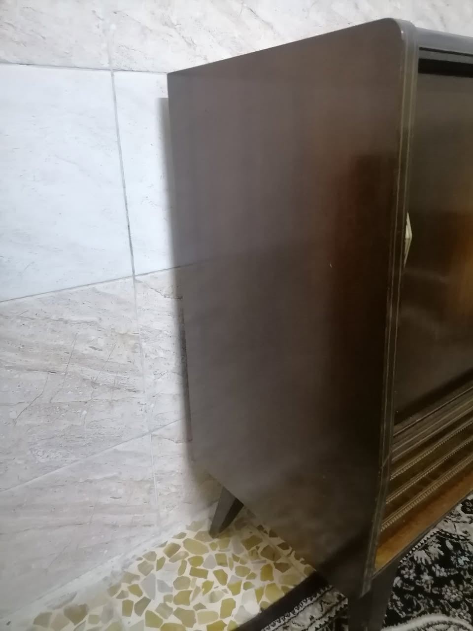 السلام عليكم ورحمة الله وبركاته جبنالكم تحفه فنيه من اندر النوادر راديو الماني صالون لمبات راديو وا كرام النظافه جدن عاليه شرط الشغل شرط النظافه كامل ما بي أي نقص او عيب للبيع السعر خاص مكان موصل يوجد توصيل كافه محافظة العراق وهذا رقمي *********** موجود واتساب علا هذا الرقم
