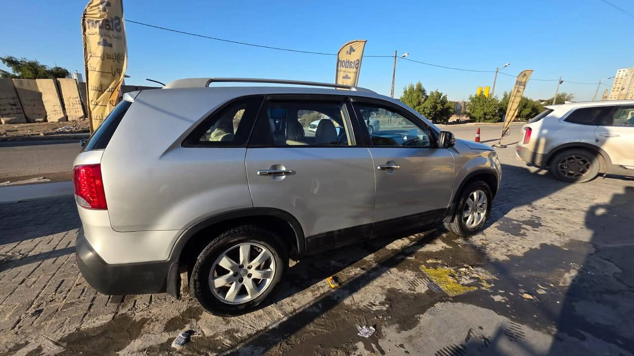 السلام عليكم
سورنتو موديل 2012 خليجي رقم بغداد انكليزي بأسمي لون رصاصي 4 سلندر حجم المحرك 2400
7 راكب السيارة نظيفة وبيها مناطق صبغ نتيجة ضربة نفس ما موضح بالسونار 
المحرك والگير بحالة جيدة جدا
تدفئة تبريد 3 قطع مع شاشة وكاميرا
السيارة مصروف عليها وجاهزة وما بيها اي مشكلة التحويل ثاني يوم مكان بغداد حي الجهاد للاستفسار على الرقم***********
متوفر واتساب الشراي يتصل ويتدلل
