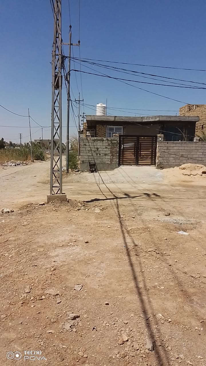 سلام عليكم عندي بيت للبيع مساحه 205 موقع نزلت شارع معمل الغاز من جهت شارع نجف ديوانية يم الحي ميكانيك تعبر حي ميكانيك 10 أمتار بيت ركن يبعد عن شارع العام الي هوه شارع معمل تبليط أقل من 10 أمتار ويبعد عن عن شارع نجف ديوانيه تقريب بل 250متر إلى 300 الي هوه طريق زورا نزلت بيت تكون يم جسر مشاه يم معارض سيارات على ايدك اليمنه ***********/*********** لاستفسار
