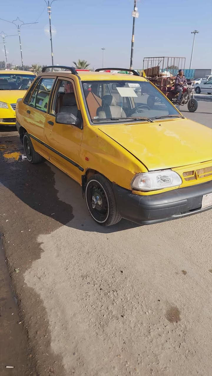 سلام عليكم سايبه موديل 11نضيفه مكينه وكير وحداديه وتخم تاير نضاف رقم احمر راعيه موجود سعر 12وبيه مجال قليل وهاذ رقمي *********** ولشراي بخدمته
